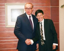 澳洲外长鲍勃卡尔会晤雅阁酒店集团高层